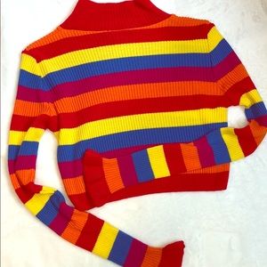 Colored Long Sleeved Crop Top